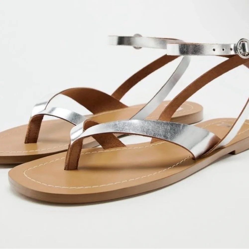 Zara Women's Gold Metallic Flat Sandals - Picture 5 of 5